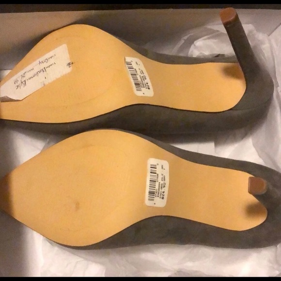 Heels - Picture 2 of 3